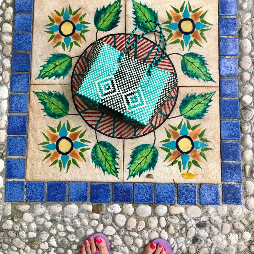 NWOT HANDWOVEN AND SUSTAINABLE MEDIUM TURQUOISE, BLACK & CREAM TOTE BAG, MEXICAN - Picture 2 of 9